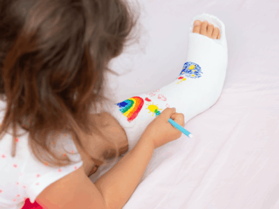 Çocuklarda Tibia (Kaval Kemiği) Çatlağı ve Kırığı: Nedenleri, Belirtileri, Tedavisi